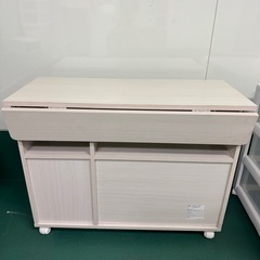 扉付きキッチンワゴンの画像