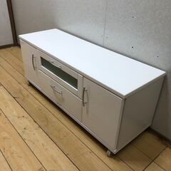 テレビ台 ローボード 白 キャスター付き AVボード 幅120cm前後 引き出し収納 ガラス扉 AVラック 収納家具 シンプルモダン 250803-3の画像