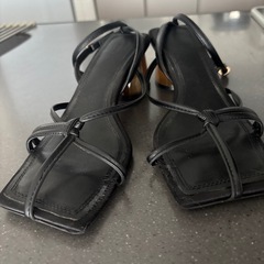美品RANDAサンダルMサイズ
の画像