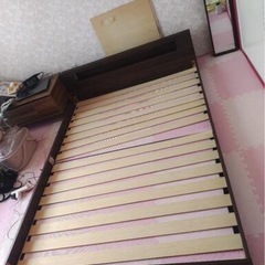 ダブルベッドの画像
