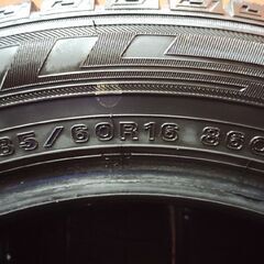 DUNLOP WINTER MAXX WM02 185/60R16 16インチ スタッドレス 4本 23年製 バリ溝 フィット アクア ノートe-POWER ラクティス等　(KTF315) の画像