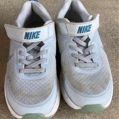 NIKEシューズ　水色の画像