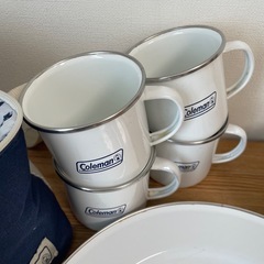 キャンプ　コールマン　琺瑯　食器　4人の画像