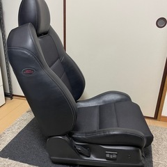 レガシィBH
レザーハーフ運転席シート の画像