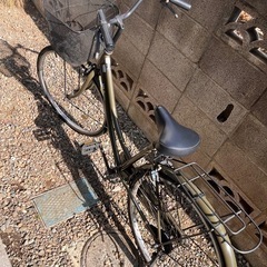 美品✨カーキ自転車の画像