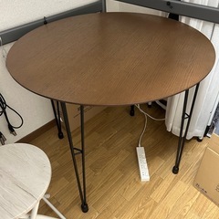 テーブル