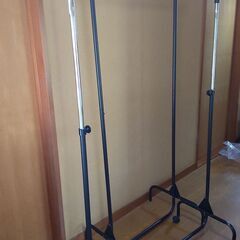 ハンガーラック2台の画像