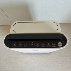 シャープ 加湿空気清浄機 KC-H50-W 2019年製の画像