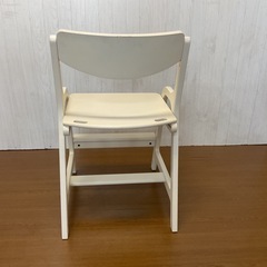 【リユース☆エコちょっぷ】木製キッズチェア高さ調整可能学習椅子アイボリーホワイトの画像