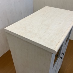 SALE☆【リユース☆エコちょっぷ】ニトリフレンチカントリー風ホワイト木製キャビネット食器棚の画像