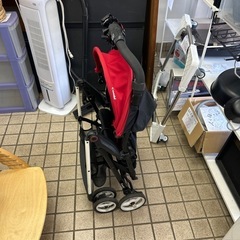 combi    F2  　B型ベビーカーの画像