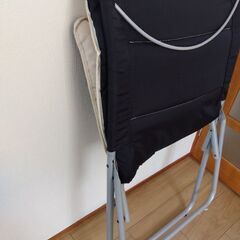 折りたたみチェアの画像