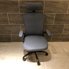 オフィスチェア　肘掛け　人間工学 疲労軽減 デスクチェア メッシュ リフト機能付き 跳ね上げ式アームレスト 可動肘 腰痛対策 多機能チェア 通気性 オフィス用 在宅勤務 　ネイビーの画像