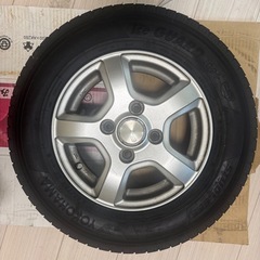 12インチ。ホイールタイヤ付きの画像
