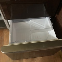 2014年製　シャープ両ドア冷蔵庫の画像