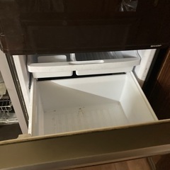 2014年製　シャープ両ドア冷蔵庫の画像