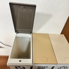 ゴミ箱　３連　キャスター付き土台の画像