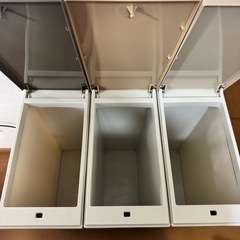 ゴミ箱　３連　キャスター付き土台の画像
