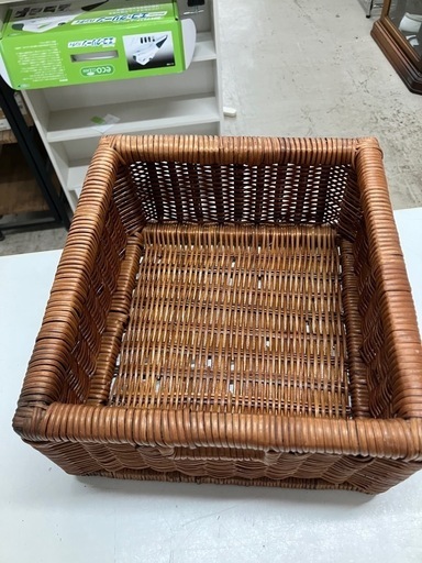 O2508-111 籐かごバスケット 中 中古 (激安！！おたから塾) 舟入
