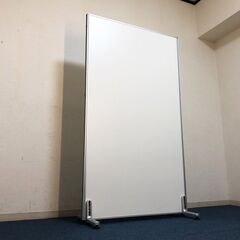 ホワイトパーティション 安定脚シルバーアジャスター付き 幅900×高さ1600mm 間仕切り オフィス衝立の画像