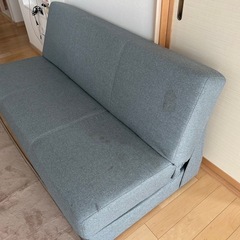 ソファー　水色　(ソファーベッド) 付属品あり　　の画像