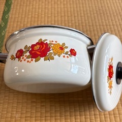 🎉昭和 花柄 レトロ可愛いホーロー鍋🎉の画像