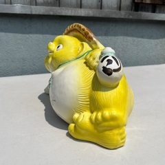 狸 置物 たぬき 陶器製 カラーの画像