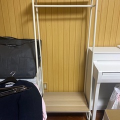 ハンガーラックの画像