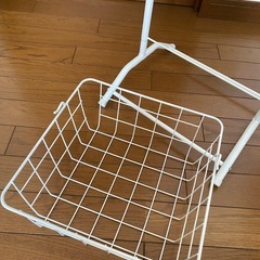 ★無料【美品】3段バスケット　の画像