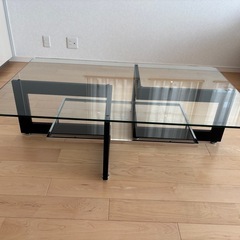美品‼️ガラスのテーブルの画像