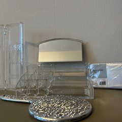 化粧品ケース(鏡付き)、手鏡、アクセサリー置き、ポーチの画像