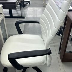 ★リユースのサカイ千葉中央店★期間限定割引有  オフィスチェア ホワイト H100×D60×W60 クリーニング済み TC4091の画像