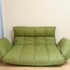【8/20までの出品】2人掛け　ローソファ　グリーンの画像