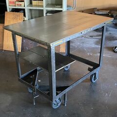 【製造現場 作業台 耐荷重200㎏以上 キャスター付】の画像