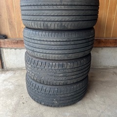 中古夏用タイヤ225/55R17組み換え無料の画像