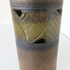 【25＊80013】◆傘立て◆陶器製の彫刻模様の傘立て◆円筒形の画像