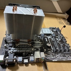 マザーボード、CPU、CPUクーラー、メモリ16GBx2の画像