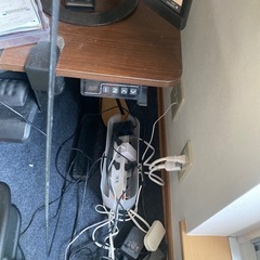 冷蔵庫、洗濯機、電動テーブルの画像