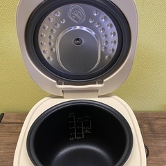 ◎  マイコン炊飯器　comfee コンフィー　4合炊き　CRD-20PYT1B1 2024年製　動作確認済みの画像