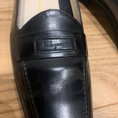 フェラガモ　ローファーの画像