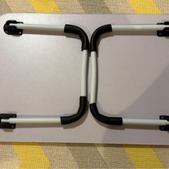 折りたたみテーブルの画像