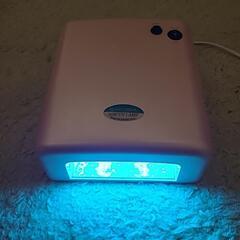 ネイルUVライト 36wネイルアート用UVライト
36w120秒タイマー付き

Color: Pinkの画像