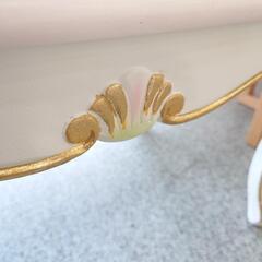 ジモティー見た！で5%OFF【センターテーブル】トールペイント ガラス天板 猫脚 金縁 リビングテーブル センターテーブル アンティーク調 : ホワイトの画像