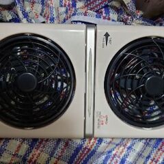 ジャンク 上下可動 ２個個別可動 卓上扇風機 DC電源 コード無しの画像