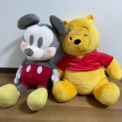 ミッキー  プーさん　特大ぬいぐるみ