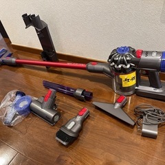 【お譲り先決定済】ダイソン掃除機 Dyson V8 Slim Fluffyの画像