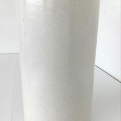【25＊80014】◆傘立て◆陶器製の彫刻花模様の傘立て◆円筒形　の画像