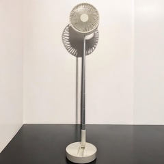 週末限定値下げ‼️持ち運びに便利‼️伸縮式扇風機 の画像