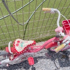 キティちゃん自転車の画像