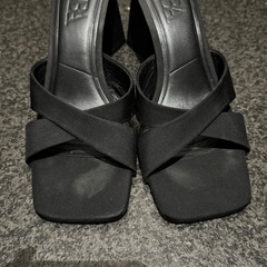 ZARA サンダル　36
の画像